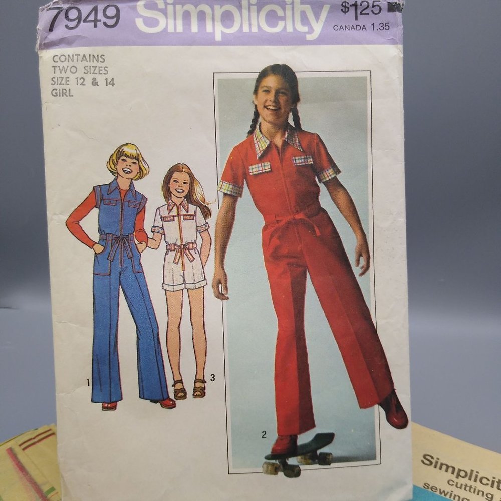 Vintage Sewing PATTERN Simplicity 7949, Two Sizes 1977 Girls Jumpsuit in Two Len